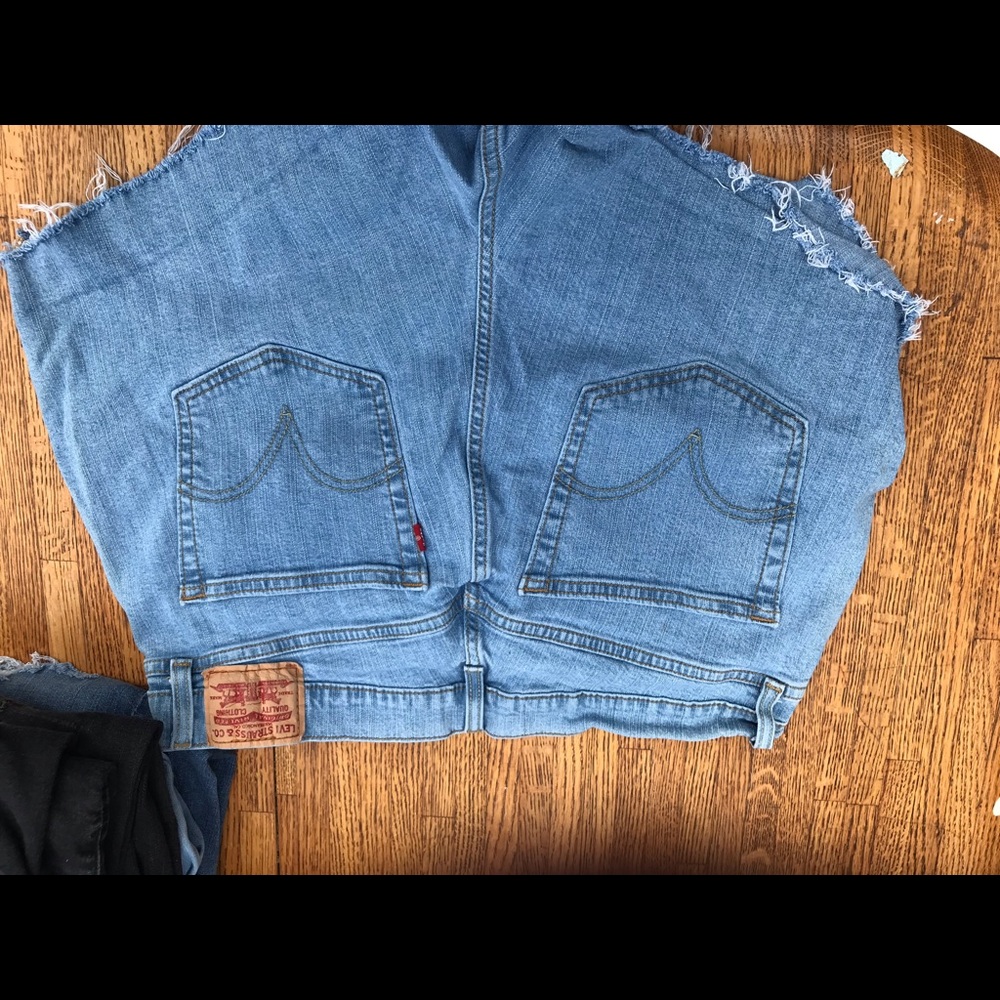 Size 18 Levis shorts!!!!